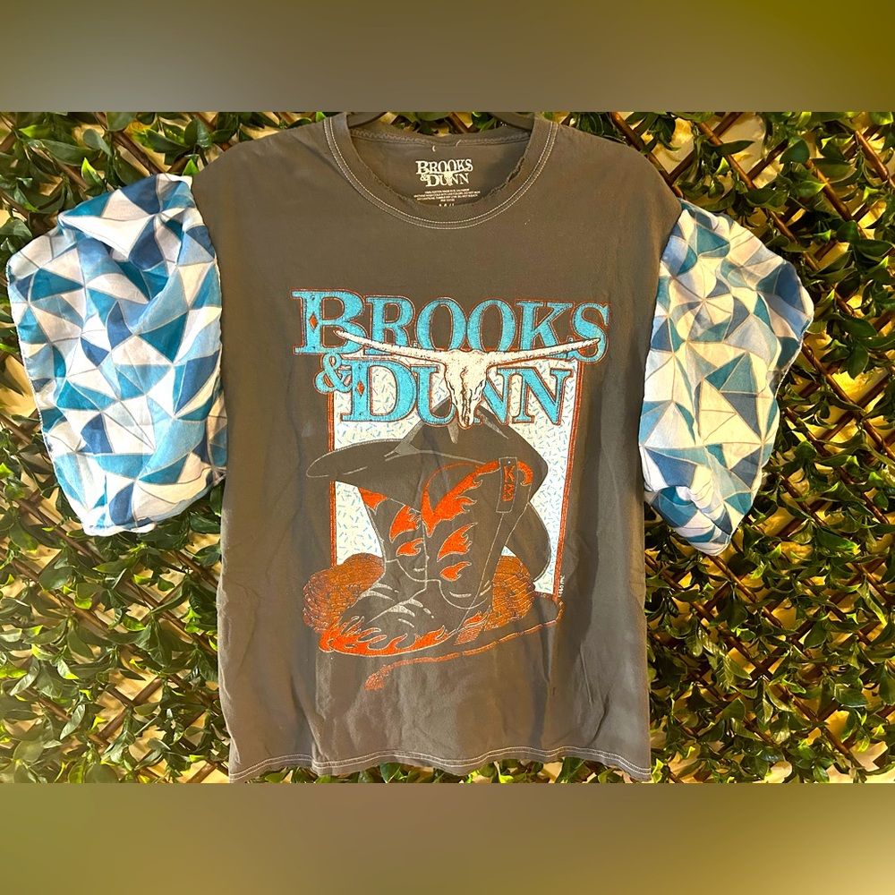 UPCYCLED one of a kind, BROOKS & DUNN Band Music T Shirt